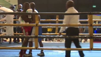 Sule Olagbade vs. Stephen Okine 012.jpg