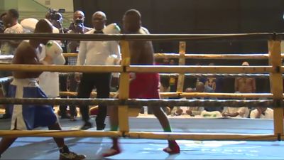 Sule Olagbade vs. Stephen Okine 013.jpg