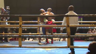 Sule Olagbade vs. Stephen Okine 016.jpg