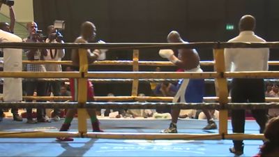 Sule Olagbade vs. Stephen Okine 017.jpg
