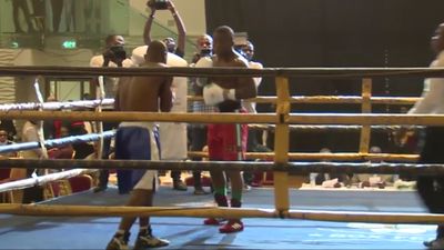 Sule Olagbade vs. Stephen Okine 018.jpg