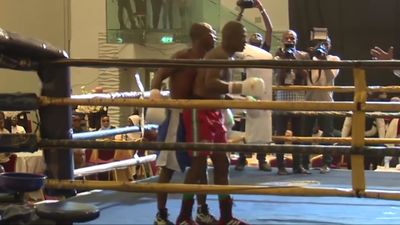 Sule Olagbade vs. Stephen Okine 019.jpg