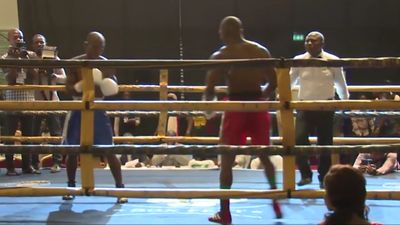 Sule Olagbade vs. Stephen Okine 020.jpg