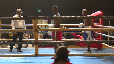 Sule Olagbade vs. Stephen Okine 026.jpg