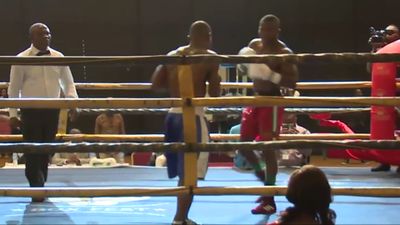 Sule Olagbade vs. Stephen Okine 028.jpg