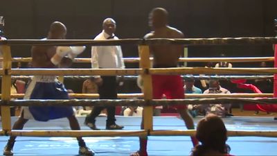 Sule Olagbade vs. Stephen Okine 029.jpg