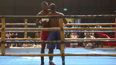 Sule Olagbade vs. Stephen Okine 032.jpg