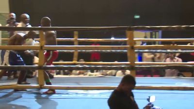 Sule Olagbade vs. Stephen Okine 044.jpg