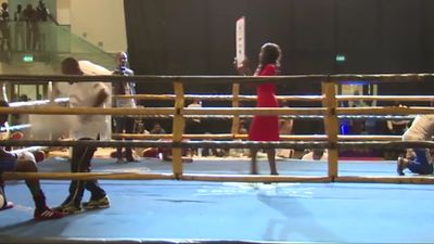 Sule Olagbade vs. Stephen Okine 045.jpg