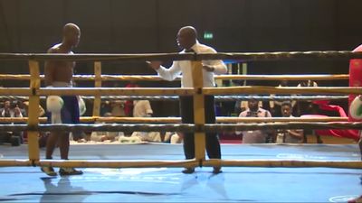 Sule Olagbade vs. Stephen Okine 049.jpg