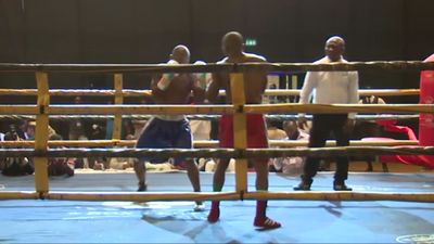 Sule Olagbade vs. Stephen Okine 050.jpg
