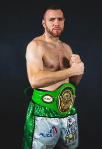 File:Tahir Kahrovic, Tommy Punch Foto Box Rec..jpg