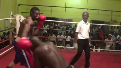 Taiwo Olowu vs. Joseph Adu 005.jpg