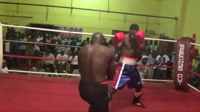 Taiwo Olowu vs. Joseph Adu 006.jpg