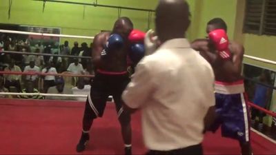 Taiwo Olowu vs. Joseph Adu 007.jpg