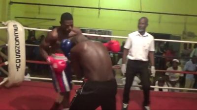 Taiwo Olowu vs. Joseph Adu 009.jpg