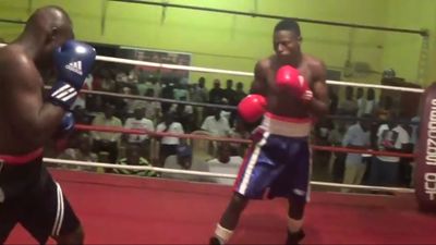 Taiwo Olowu vs. Joseph Adu 013.jpg