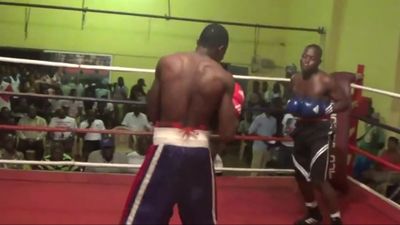 Taiwo Olowu vs. Joseph Adu 015.jpg
