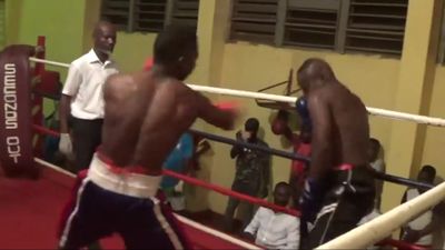 Taiwo Olowu vs. Joseph Adu 017.jpg