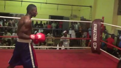Taiwo Olowu vs. Joseph Adu 028.jpg