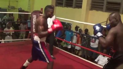 Taiwo Olowu vs. Joseph Adu 029.jpg