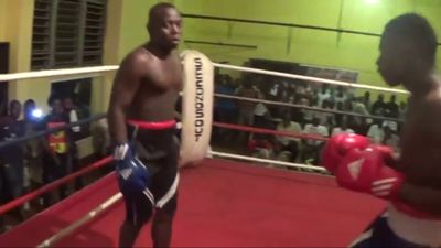 Taiwo Olowu vs. Joseph Adu 030.jpg