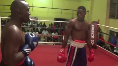 Taiwo Olowu vs. Joseph Adu 033.jpg