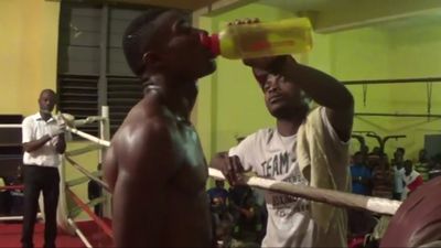 Taiwo Olowu vs. Joseph Adu 036.jpg