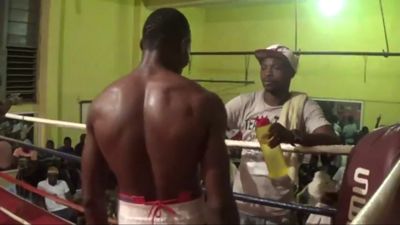 Taiwo Olowu vs. Joseph Adu 037.jpg