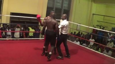 Taiwo Olowu vs. Joseph Adu 045.jpg
