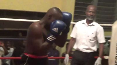 Taiwo Olowu vs. Joseph Adu 047.jpg