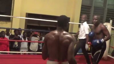 Taiwo Olowu vs. Joseph Adu 049.jpg