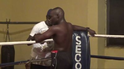 Taiwo Olowu vs. Joseph Adu 063.jpg