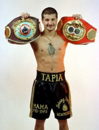 File:Tapia DWF15-333461.jpg