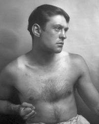 File:Theo Gray 1913 cropped.jpg