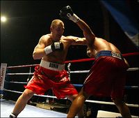 File:Tomasz Bonin vs..jpg