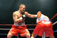 File:Tomasz Bonin vs. Fernely Feliz.jpg