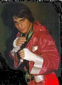 File:TonyDANZArobe.jpg