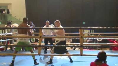 Tony Salam vs. Eugen Buchmueller 003.jpg