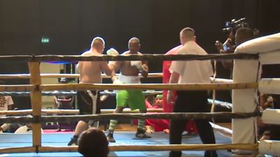 Tony Salam vs. Eugen Buchmueller 012.jpg