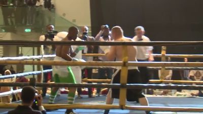 Tony Salam vs. Eugen Buchmueller 014.jpg