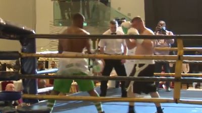 Tony Salam vs. Eugen Buchmueller 021.jpg