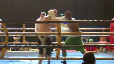 Tony Salam vs. Eugen Buchmueller 035.jpg