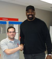 File:TooTALLjonesAndfriend.jpg