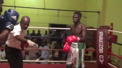 Tunde Aderogba vs. Joe Coffie 002.jpg