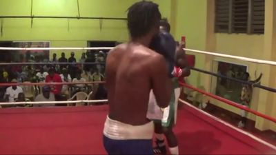 Tunde Aderogba vs. Joe Coffie 008.jpg