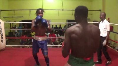 Tunde Aderogba vs. Joe Coffie 010.jpg