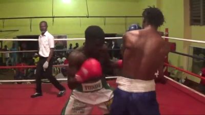 Tunde Aderogba vs. Joe Coffie 011.jpg