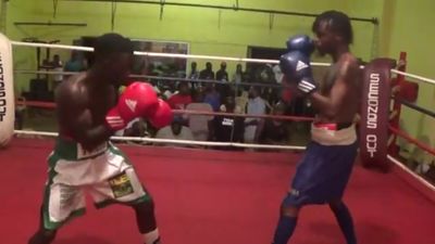 Tunde Aderogba vs. Joe Coffie 016.jpg