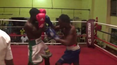 Tunde Aderogba vs. Joe Coffie 020.jpg